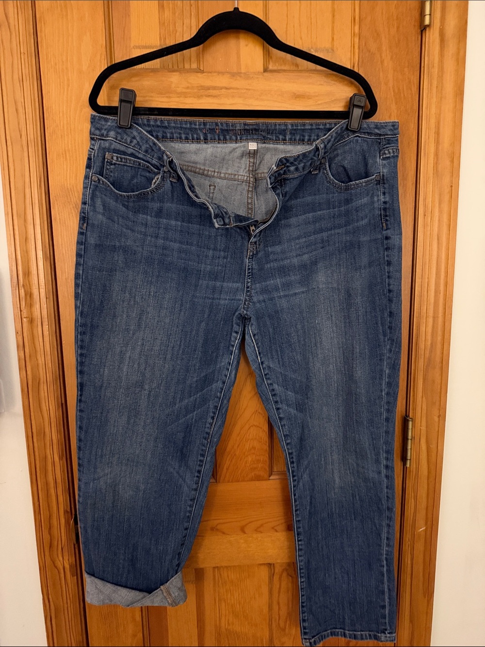 Classic Women's Blue Denim capris